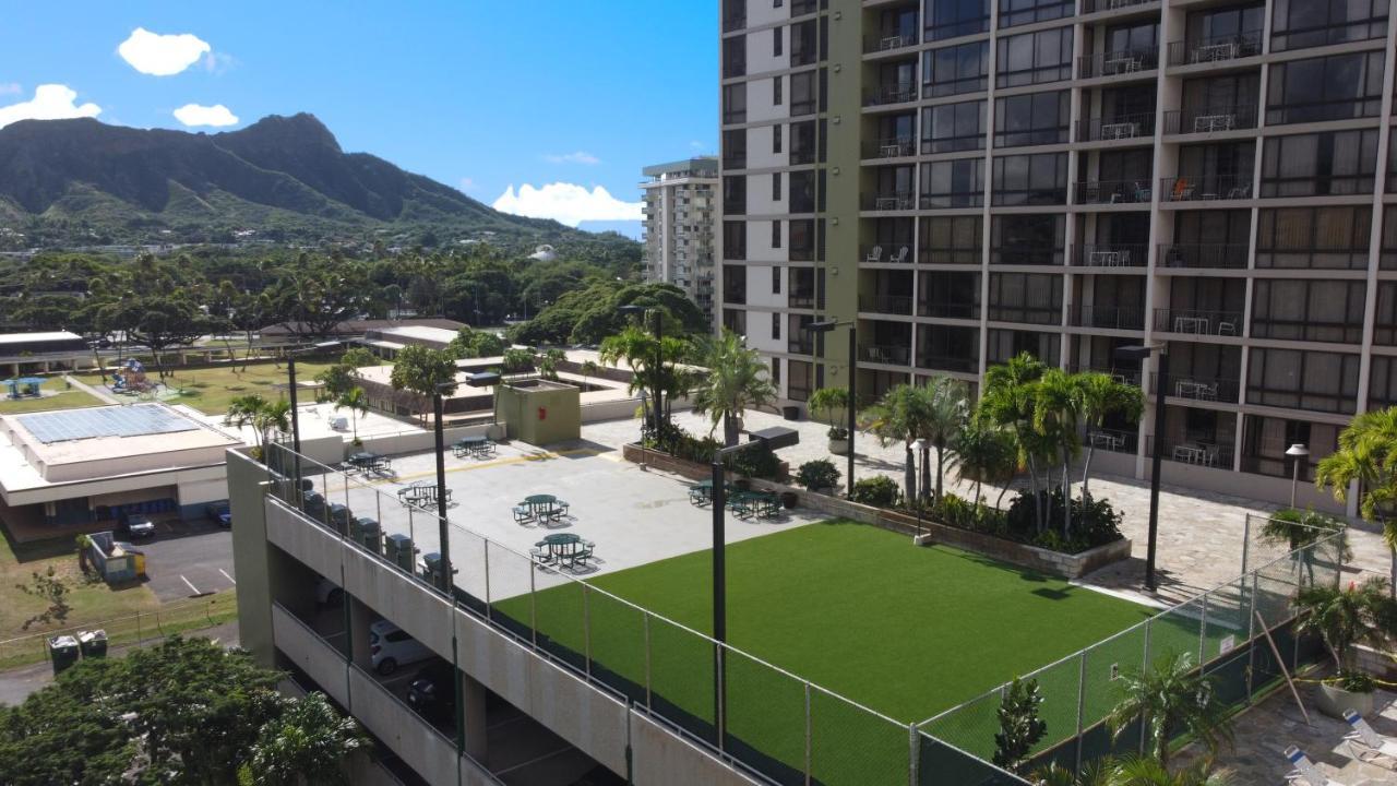 Newly Renovated 2 Bedroom Condo, 1 Block To Waikiki Beach, Free Parking Honolulu Luaran gambar
