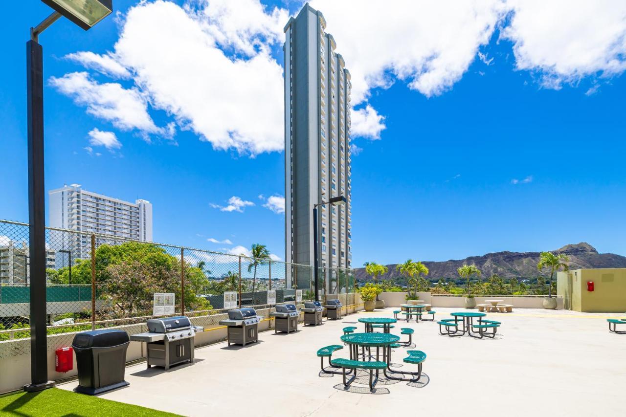 Newly Renovated 2 Bedroom Condo, 1 Block To Waikiki Beach, Free Parking Honolulu Luaran gambar