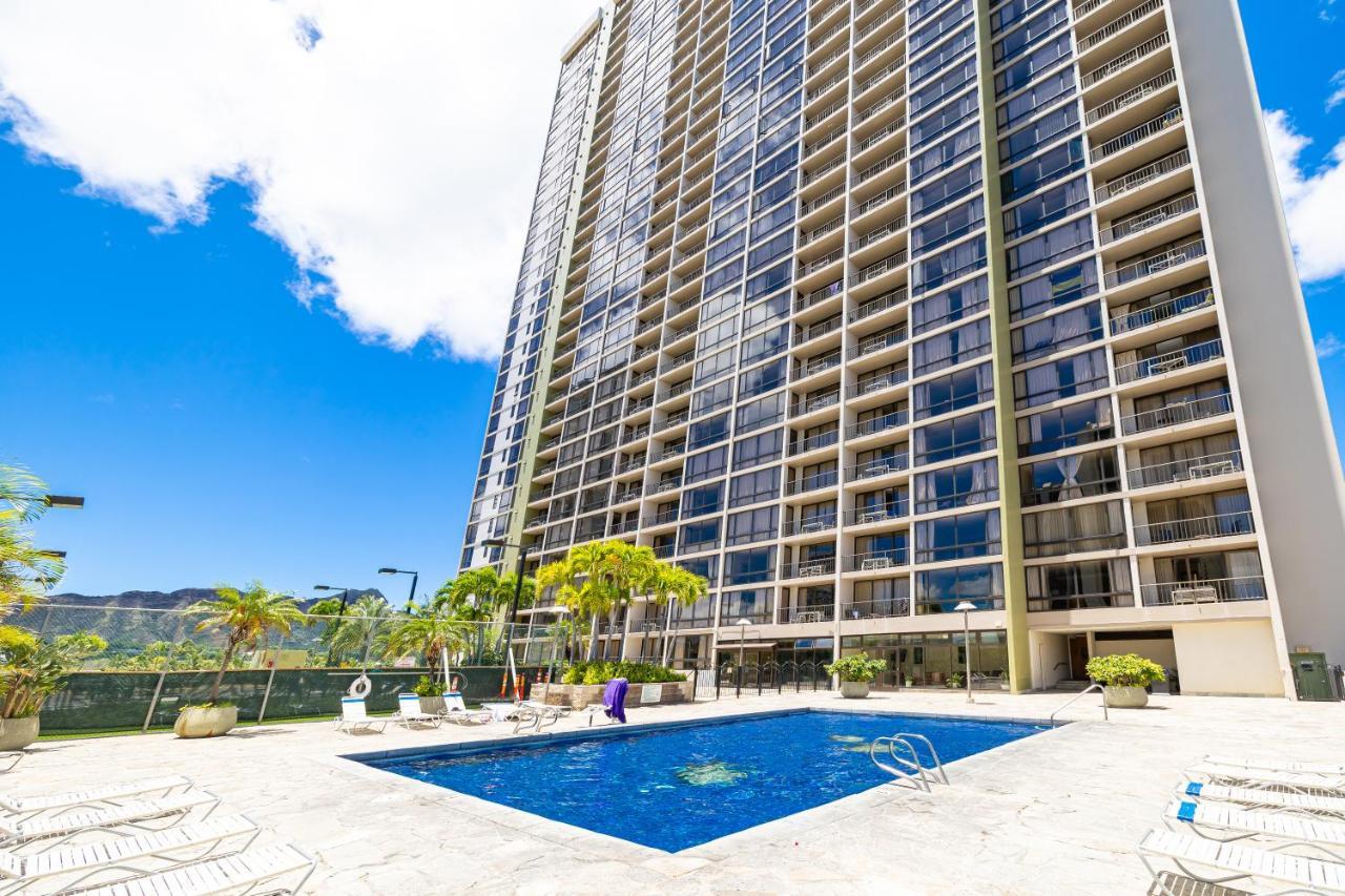 Newly Renovated 2 Bedroom Condo, 1 Block To Waikiki Beach, Free Parking Honolulu Luaran gambar