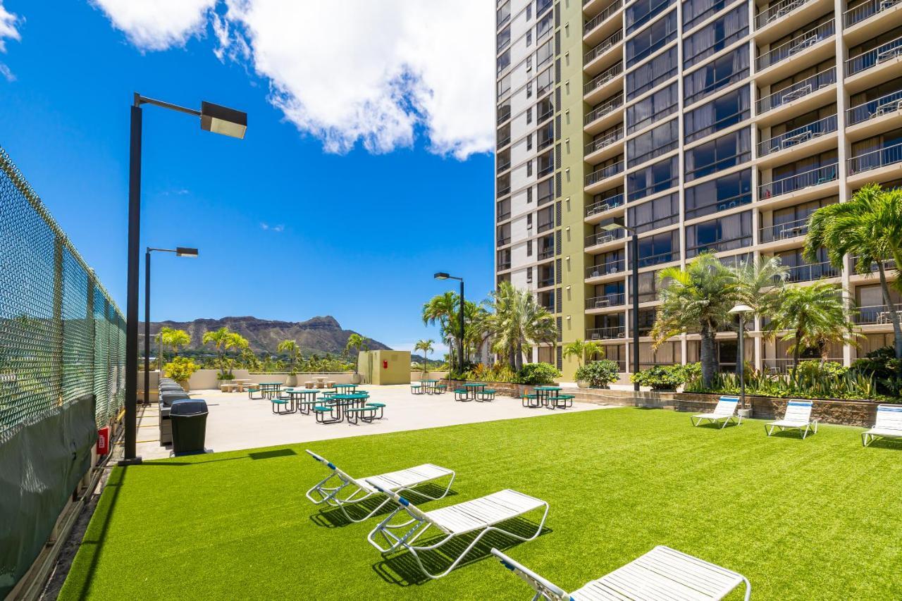 Newly Renovated 2 Bedroom Condo, 1 Block To Waikiki Beach, Free Parking Honolulu Luaran gambar
