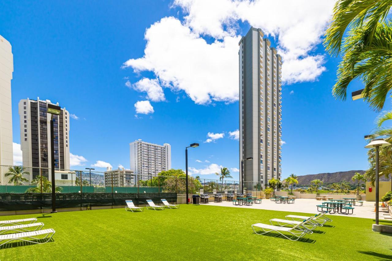 Newly Renovated 2 Bedroom Condo, 1 Block To Waikiki Beach, Free Parking Honolulu Luaran gambar