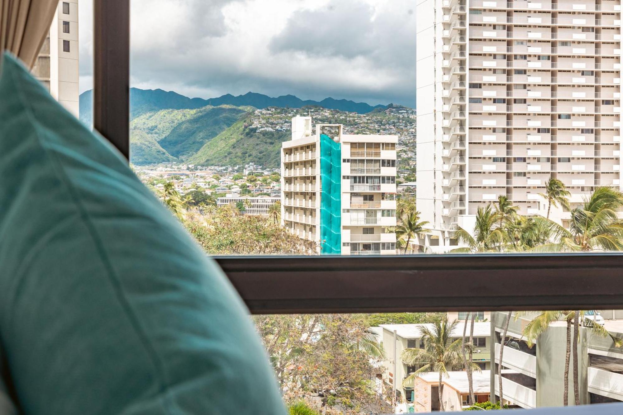 Newly Renovated 2 Bedroom Condo, 1 Block To Waikiki Beach, Free Parking Honolulu Luaran gambar