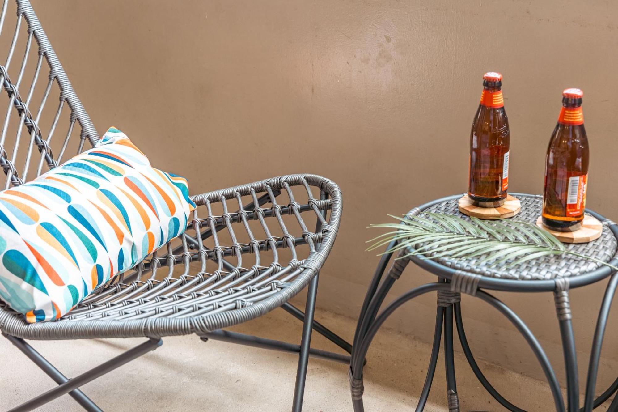 Newly Renovated 2 Bedroom Condo, 1 Block To Waikiki Beach, Free Parking Honolulu Luaran gambar
