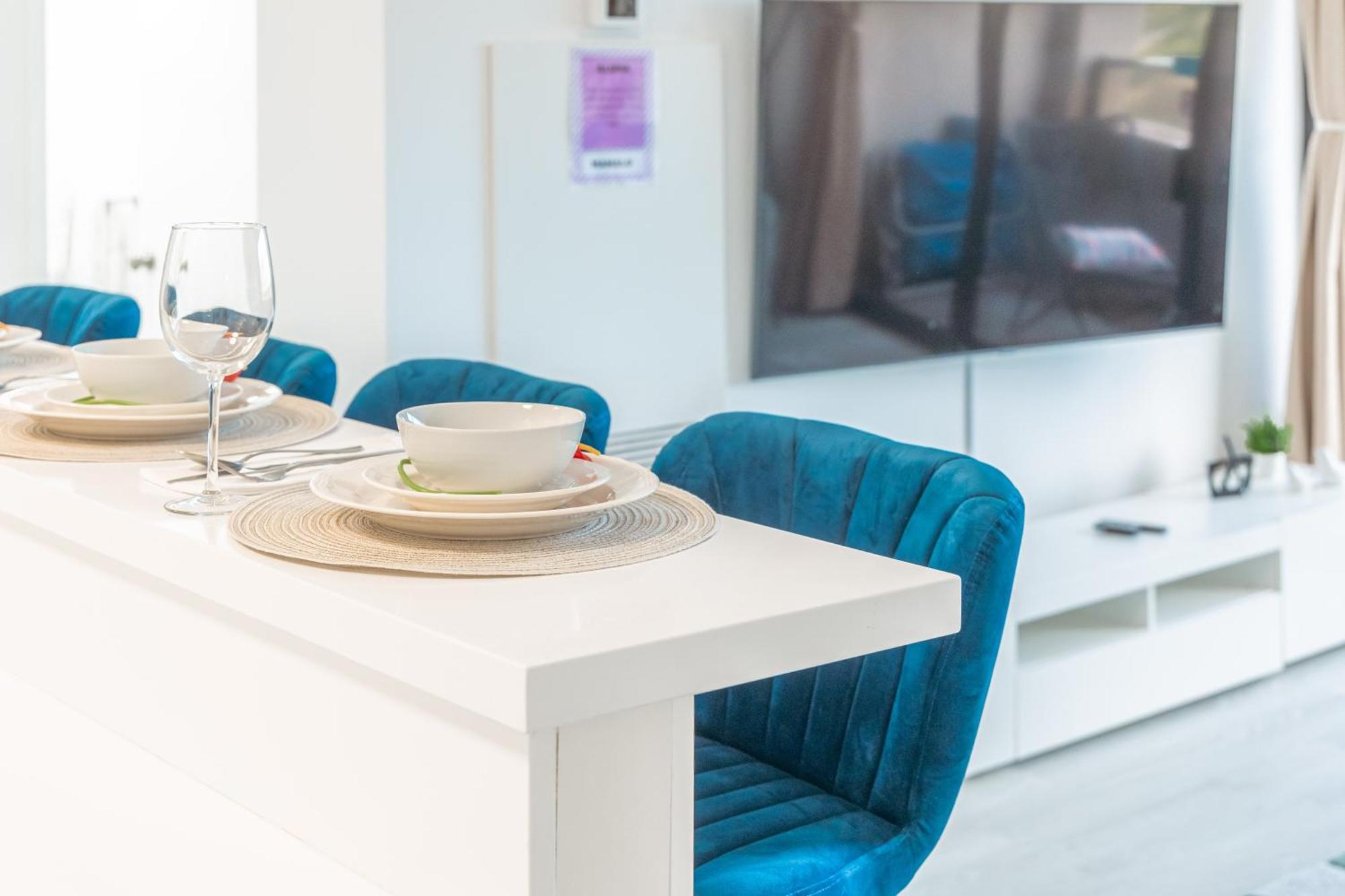 Newly Renovated 2 Bedroom Condo, 1 Block To Waikiki Beach, Free Parking Honolulu Luaran gambar