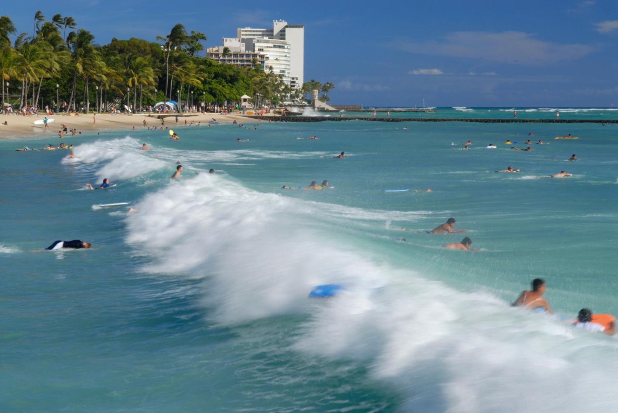 Newly Renovated 2 Bedroom Condo, 1 Block To Waikiki Beach, Free Parking Honolulu Luaran gambar